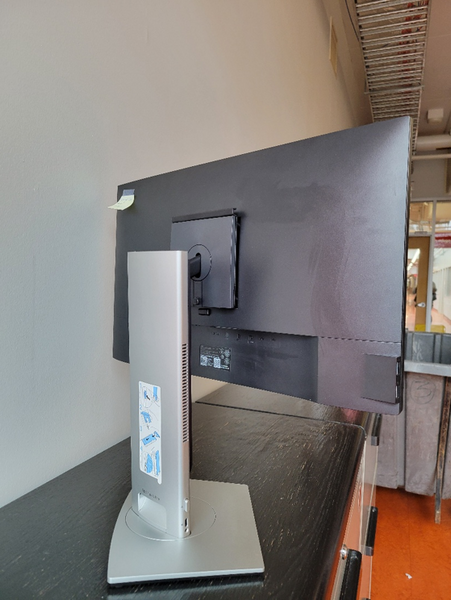 Dell OptiPlex 7090 Ultra Desktop with 24" Monitor